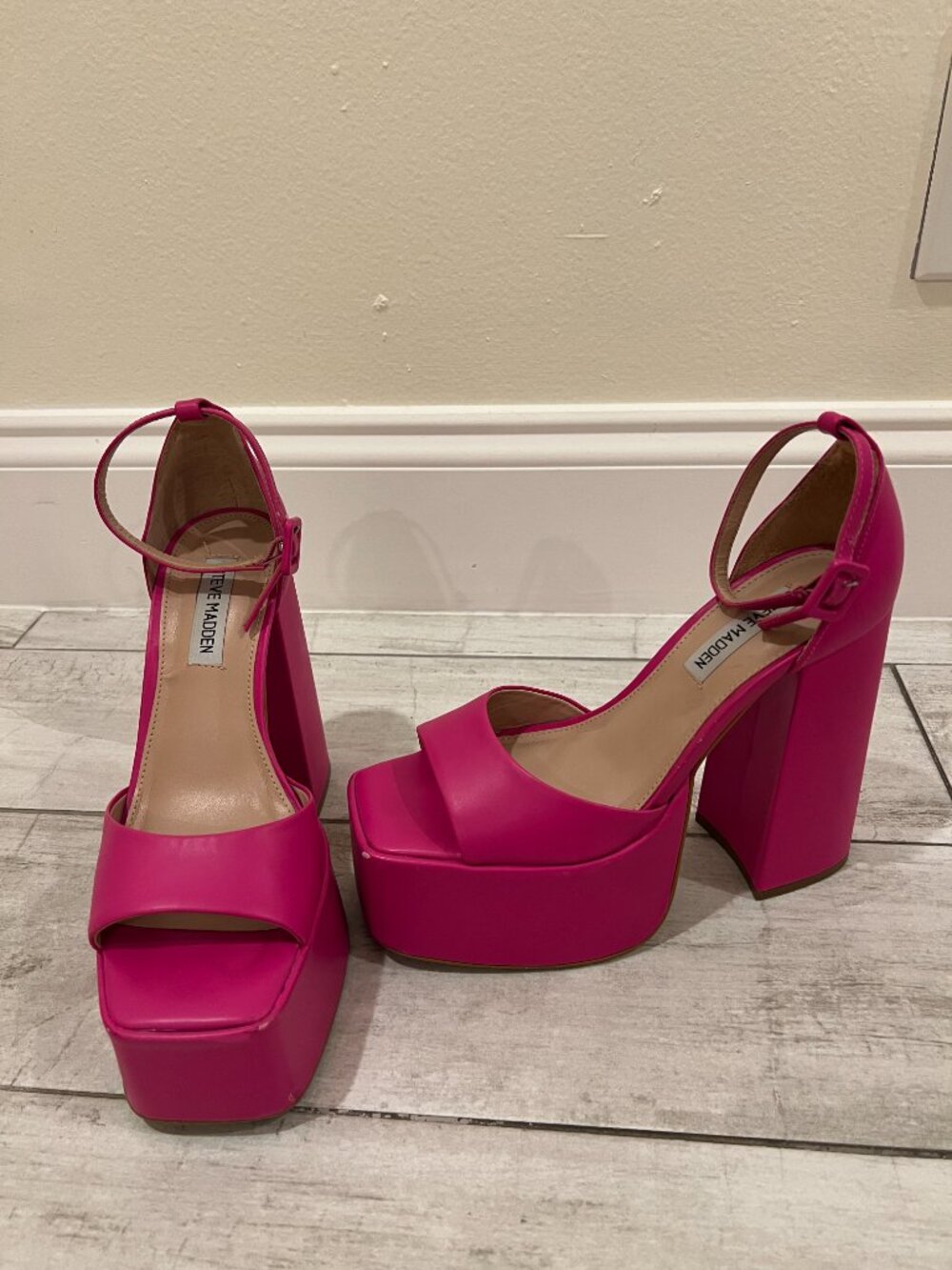 Steve Madden Hot Pink Platform Block Heel Sandals Size 7